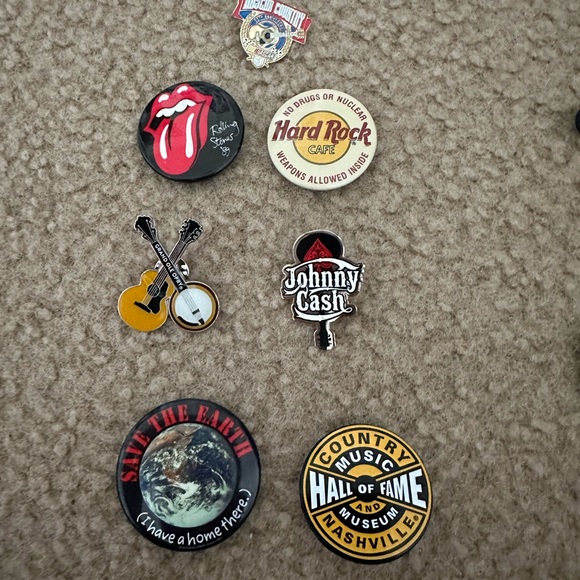 patch/pin assortment - Picture 3 of 3